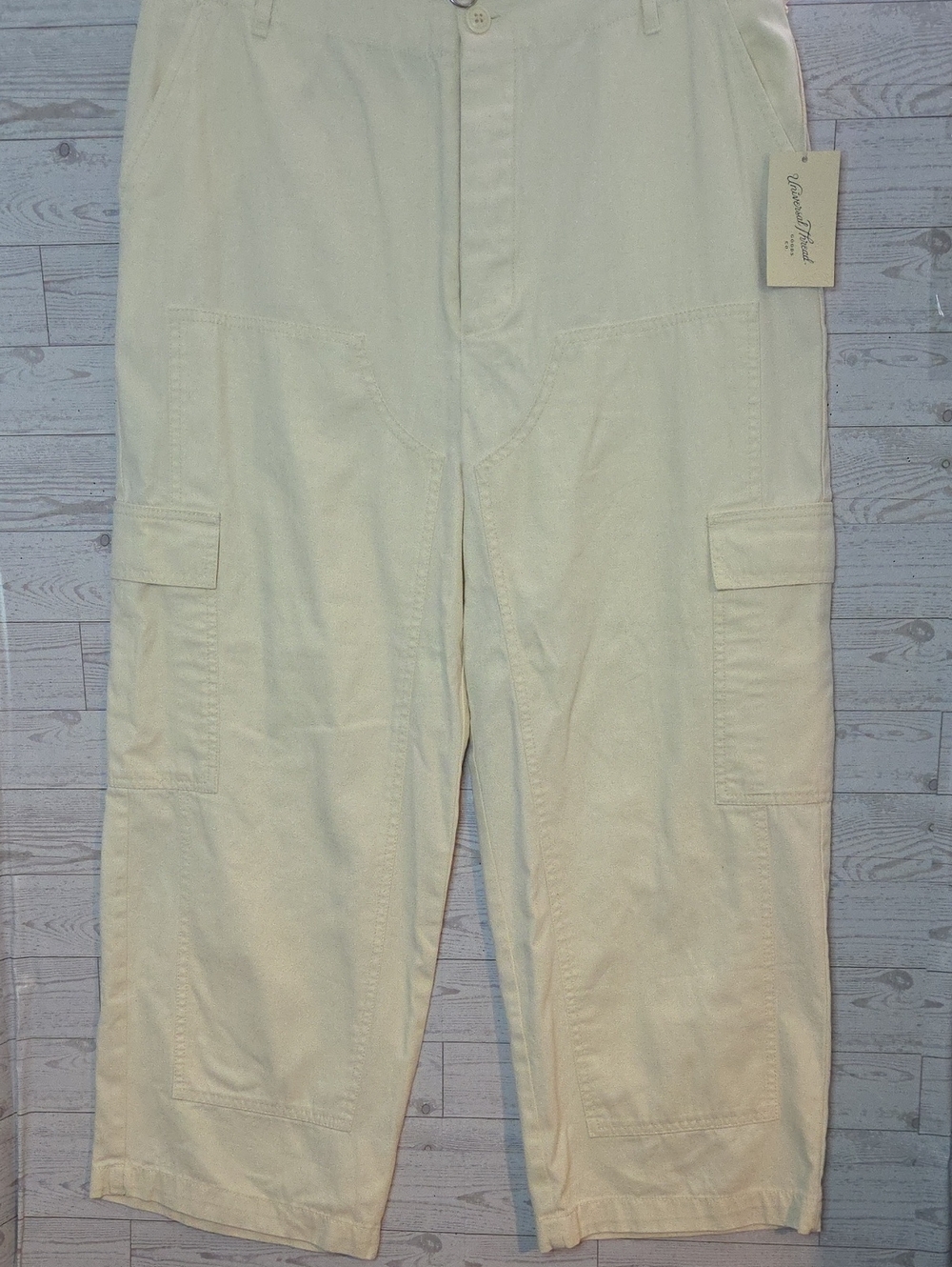 Universal Thread Women's Cream Cargo Pants - Straight Leg Sz 14